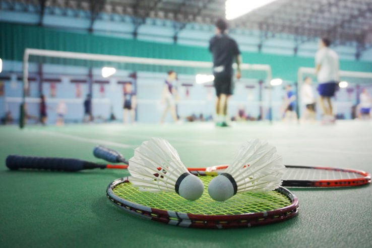 Badminton-raquette-sport2000-salon-de-provence